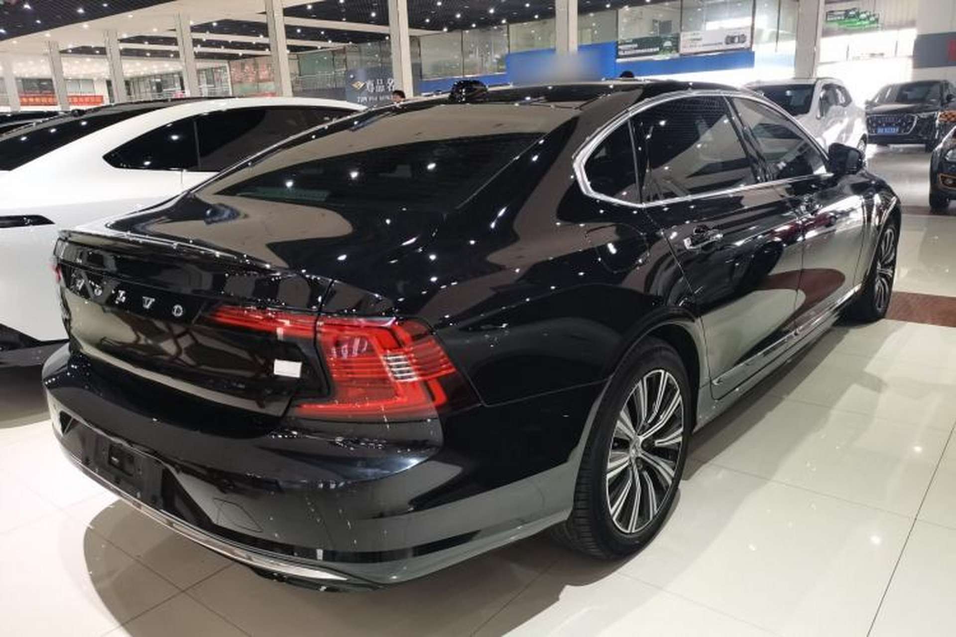 Used Volvo S90 New Energy 2021 T8 eDrive Hybrid Zhiyi Luxury Edition Rear Right 45 Deg