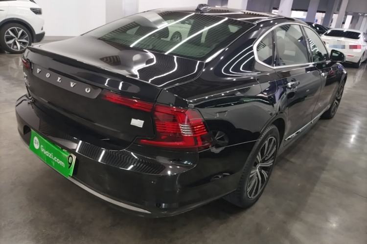 Used Volvo S90 New Energy 2021 T8 eDrive Hybrid Zhiyi Luxury Edition Rear Right 45 Deg