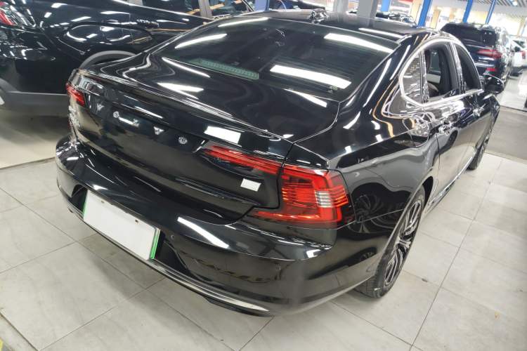 Used Volvo S90 New Energy 2021 T8 eDrive Hybrid Zhiyi Luxury Edition Rear Right 45 Deg