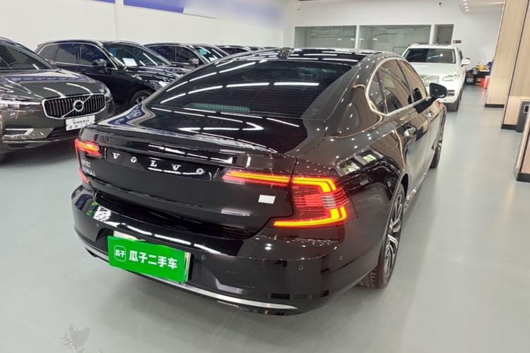 Used Volvo S90 New Energy 2021 T8 e-Drive Hybrid Luxury Edition Rear Right 45 Deg