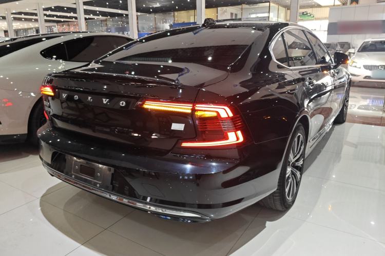 Used Volvo S90 New Energy 2021 T8 eDrive Hybrid Zhiyi Luxury Edition Rear Right 45 Deg