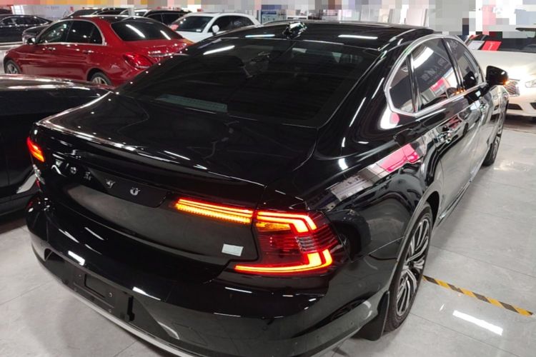 Used Volvo S90 New Energy 2021 T8 eDrive Hybrid Zhiyi Luxury Edition Rear Right 45 Deg