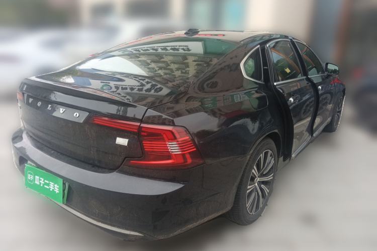 Used Volvo S90 New Energy 2021 T8 eDrive Hybrid Zhiyi Luxury Edition Rear Right 45 Deg