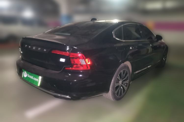 Used Volvo S90 New Energy 2021 T8 eDrive Hybrid Zhiyi Luxury Edition Rear Right 45 Deg