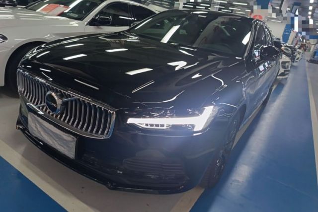 Ojetý Volvo S90 New Energy 2021 T8 eDrive Hybrid Zhiyi Luxury Edition