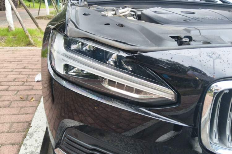 Used Volvo S90 New Energy 2021 T8 eDrive Hybrid Zhiyi Luxury Edition Right Front Headlight