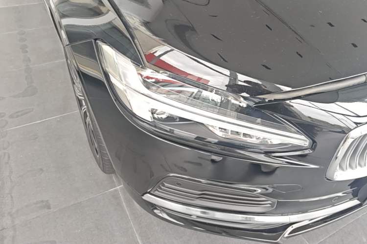 Used Volvo S90 New Energy 2021 T8 eDrive Hybrid Zhiyi Luxury Edition Right Front Headlight