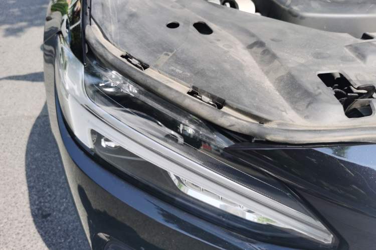 Used Volvo S90 New Energy 2021 T8 eDrive Hybrid Zhiyi Luxury Edition Right Front Headlight