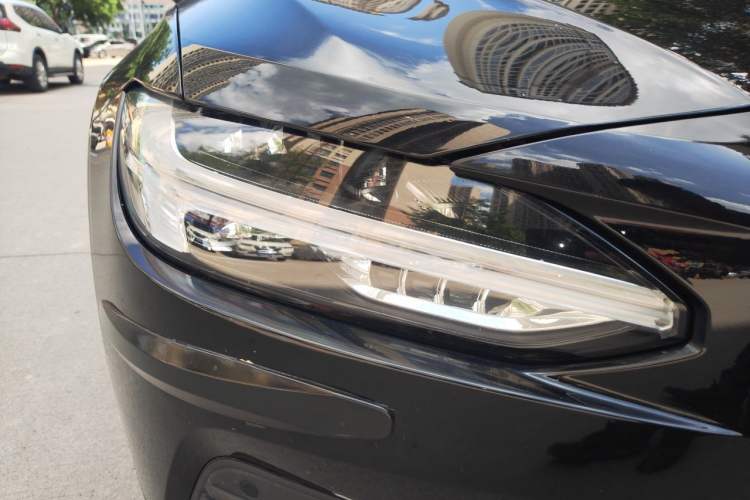 Used Volvo S90 New Energy 2021 T8 eDrive Hybrid Zhiyi Luxury Edition Right Front Headlight