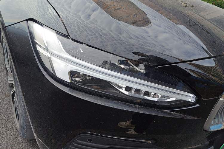 Used Volvo S90 New Energy 2021 T8 eDrive Hybrid Zhiyi Luxury Edition Right Front Headlight