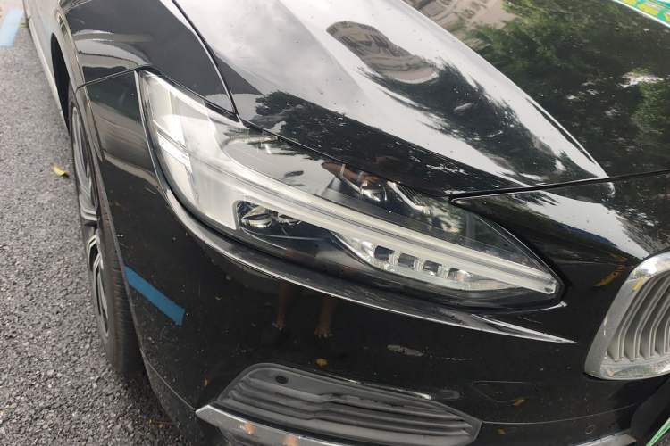 Used Volvo S90 New Energy 2021 T8 eDrive Hybrid Zhiyi Luxury Edition Right Front Headlight