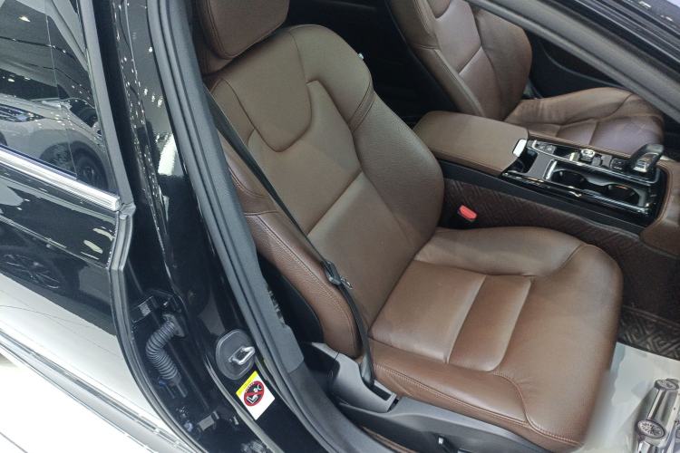 Used Volvo S90 New Energy 2021 T8 eDrive Hybrid Zhiyi Luxury Edition Right Front Seat