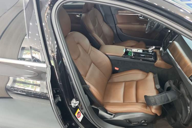 Used Volvo S90 New Energy 2021 T8 e-Drive Hybrid Luxury Edition Right Front Seat