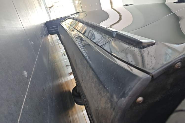 Used Volvo S90 New Energy 2021 T8 eDrive Hybrid Zhiyi Luxury Edition Right Side Sill