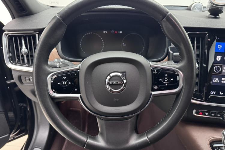 Used Volvo S90 New Energy 2021 T8 eDrive Hybrid Zhiyi Luxury Edition Steering Wheel