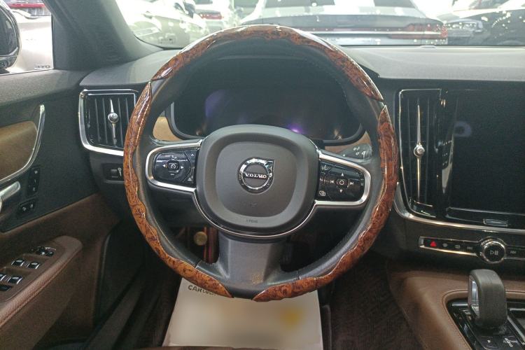 Used Volvo S90 New Energy 2021 T8 eDrive Hybrid Zhiyi Luxury Edition Steering Wheel