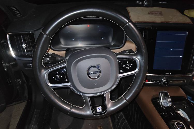 Used Volvo S90 New Energy 2021 T8 eDrive Hybrid Zhiyi Luxury Edition Steering Wheel