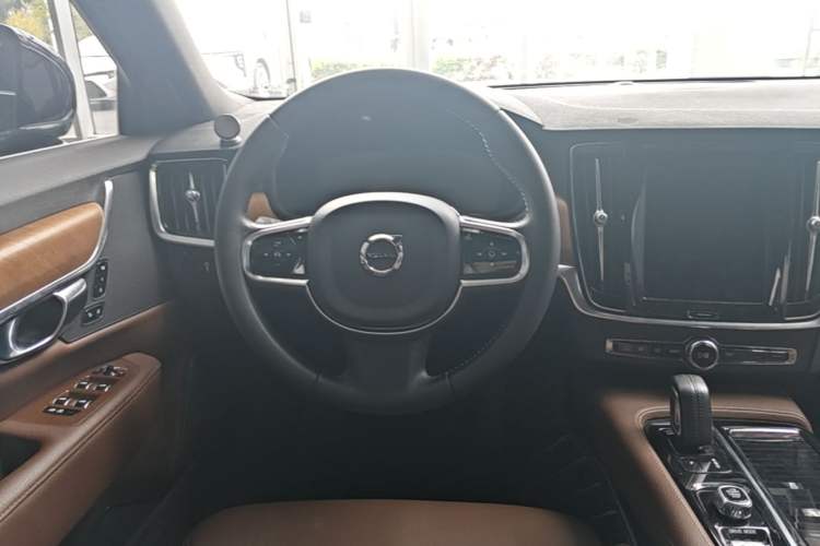 Used Volvo S90 New Energy 2021 T8 eDrive Hybrid Zhiyi Luxury Edition Steering Wheel