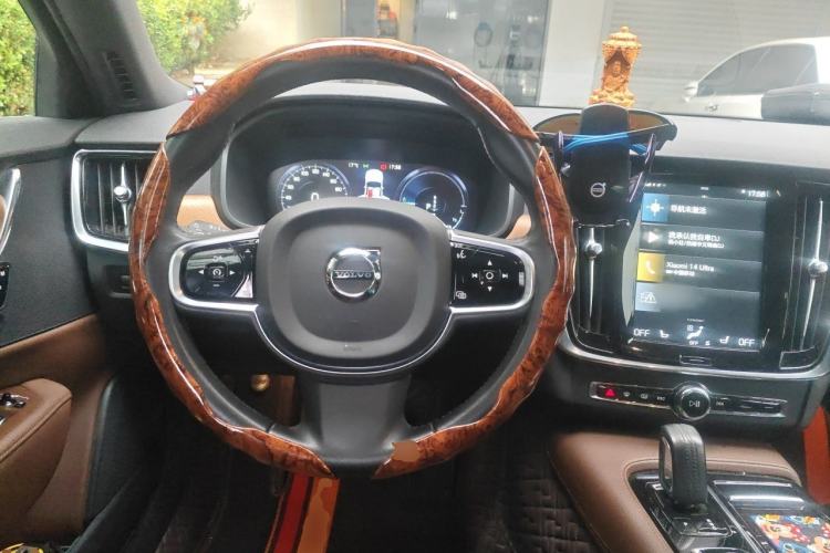 Used Volvo S90 New Energy 2021 T8 eDrive Hybrid Zhiyi Luxury Edition Steering Wheel