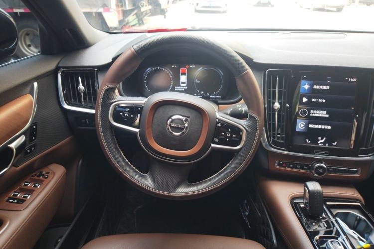 Used Volvo S90 New Energy 2021 T8 eDrive Hybrid Zhiyi Luxury Edition Steering Wheel