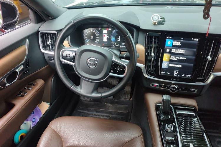 Used Volvo S90 New Energy 2021 T8 eDrive Hybrid Zhiyi Luxury Edition Steering Wheel