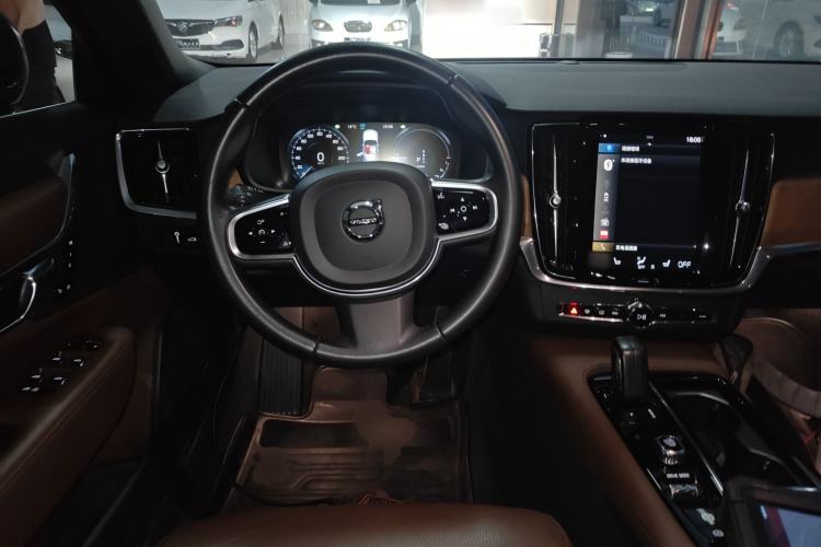 Used Volvo S90 New Energy 2021 T8 eDrive Hybrid Zhiyi Luxury Edition Steering Wheel