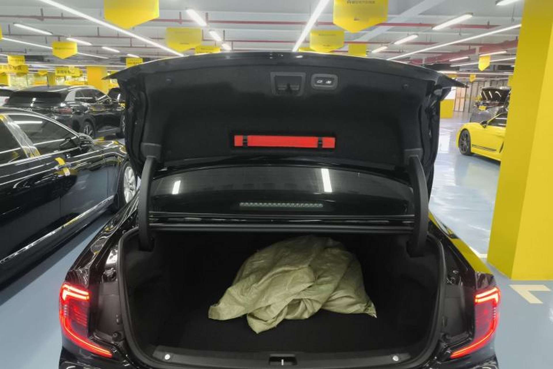 Used Volvo S90 New Energy 2021 T8 eDrive Hybrid Zhiyi Luxury Edition Trunk
