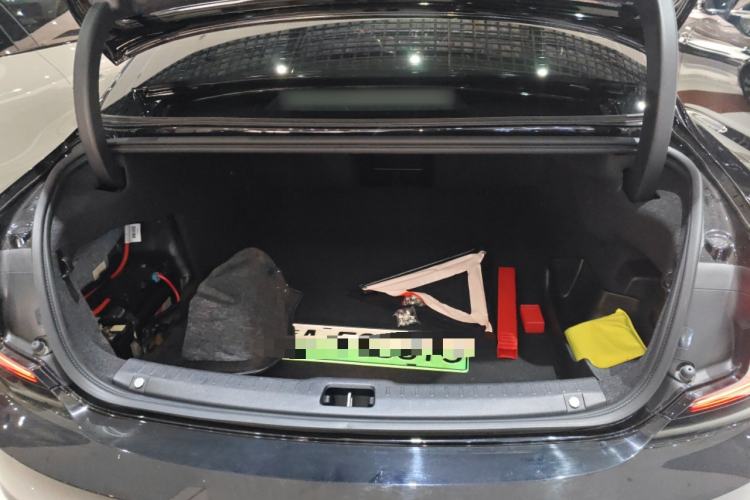 Used Volvo S90 New Energy 2021 T8 eDrive Hybrid Zhiyi Luxury Edition Trunk