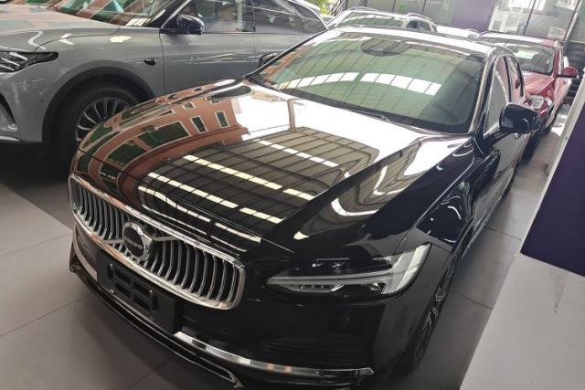Ojetý Volvo S90 New Energy 2021 T8 eDrive Hybrid Zhiyi Luxury Edition