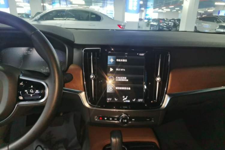 Used Volvo S90 New Energy 2021 T8 eDrive Hybrid Zhiyi Luxury Edition Audio And AC Panel