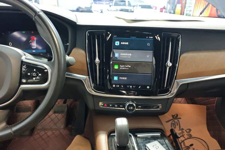 Used Volvo S90 New Energy 2021 T8 e-Drive Hybrid Luxury Edition Audio And AC Panel