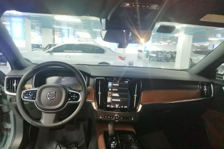 Used Volvo S90 New Energy 2021 T8 eDrive Hybrid Zhiyi Luxury Edition Center Console