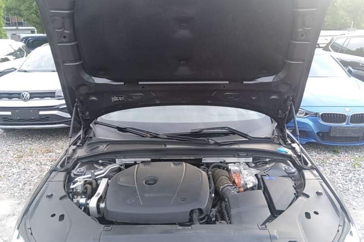 Used Volvo S90 New Energy 2021 T8 eDrive Hybrid Zhiyi Luxury Edition Engine Bay