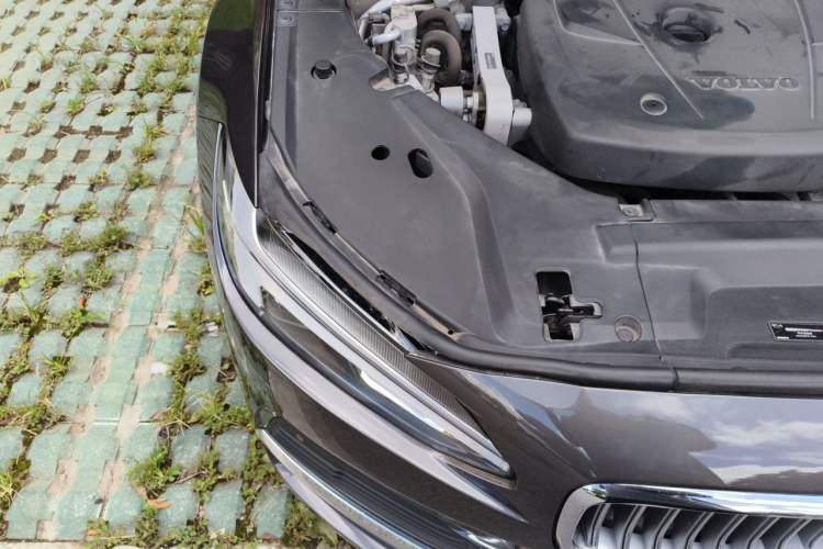 Used Volvo S90 New Energy 2021 T8 eDrive Hybrid Zhiyi Luxury Edition Engine Bay Right