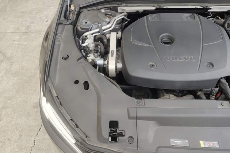 Used Volvo S90 New Energy 2021 T8 e-Drive Hybrid Luxury Edition Engine Bay Right