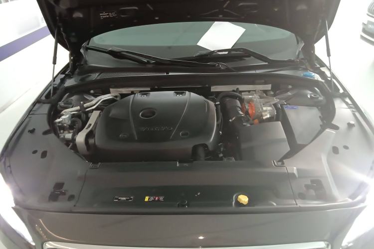 Used Volvo S90 New Energy 2021 T8 eDrive Hybrid Zhiyi Luxury Edition Engine Bay