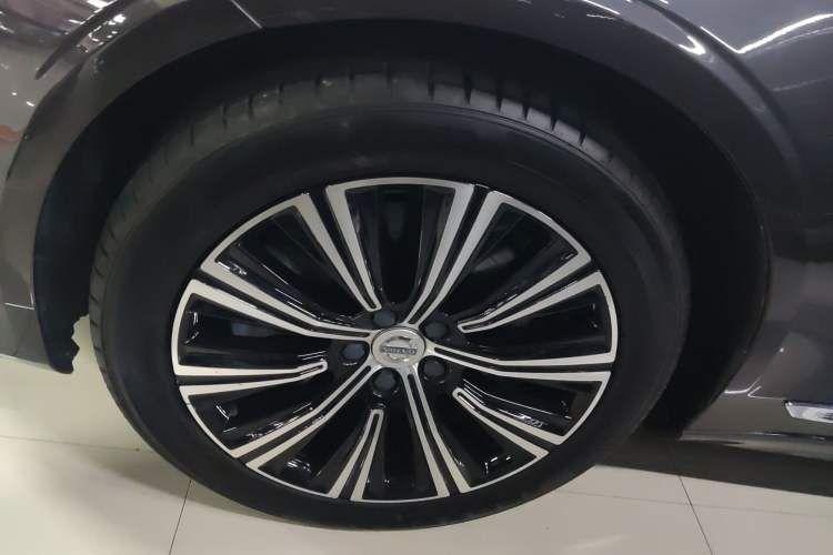 Used Volvo S90 New Energy 2021 T8 eDrive Hybrid Zhiyi Luxury Edition Exterior 1
