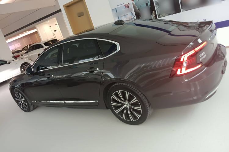 Used Volvo S90 New Energy 2021 T8 eDrive Hybrid Zhiyi Luxury Edition Exterior 3