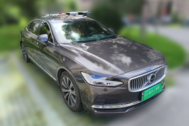 Used Volvo S90 New Energy 2021 T8 eDrive Hybrid Zhiyi Luxury Edition Front Right 45 Deg