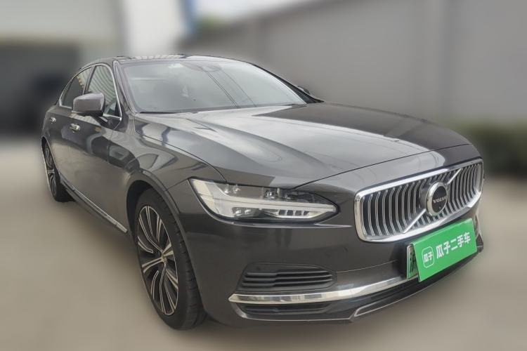 Used Volvo S90 New Energy 2021 T8 e-Drive Hybrid Luxury Edition Front Right 45 Deg