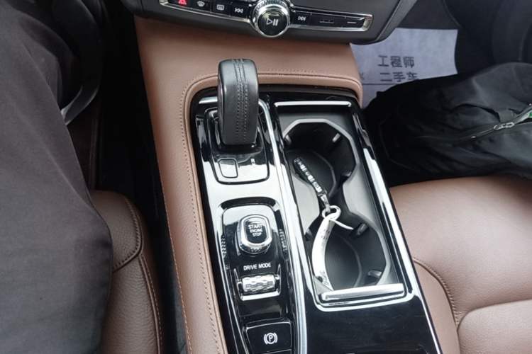 Used Volvo S90 New Energy 2021 T8 eDrive Hybrid Zhiyi Luxury Edition Gear Lever