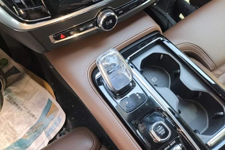 Used Volvo S90 New Energy 2021 T8 e-Drive Hybrid Luxury Edition Gear Lever