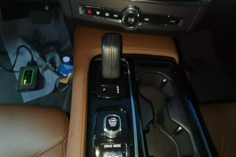 Used Volvo S90 New Energy 2021 T8 eDrive Hybrid Zhiyi Luxury Edition Gear Lever