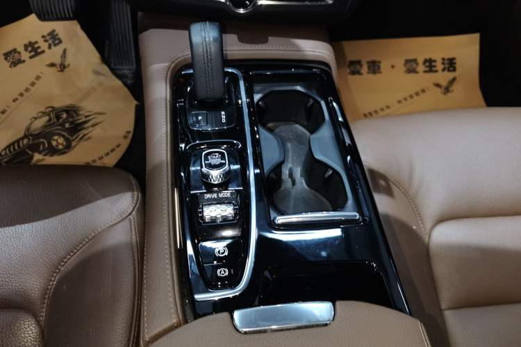 Used Volvo S90 New Energy 2021 T8 eDrive Hybrid Zhiyi Luxury Edition Gear Lever