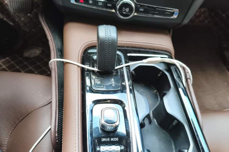 Used Volvo S90 New Energy 2021 T8 eDrive Hybrid Zhiyi Luxury Edition Gear Lever