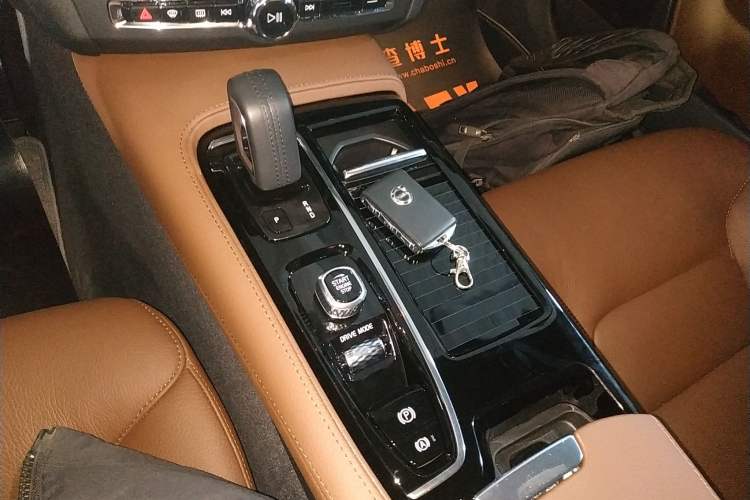 Used Volvo S90 New Energy 2021 T8 eDrive Hybrid Zhiyi Luxury Edition Gear Lever