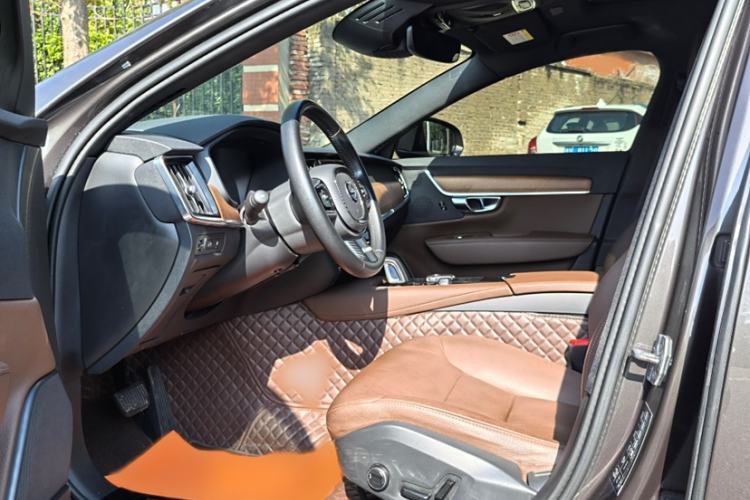 Used Volvo S90 New Energy 2021 T8 eDrive Hybrid Zhiyi Luxury Edition Interior 3