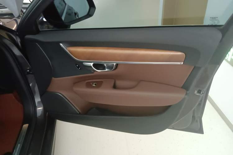 Used Volvo S90 New Energy 2021 T8 eDrive Hybrid Zhiyi Luxury Edition Interior 5