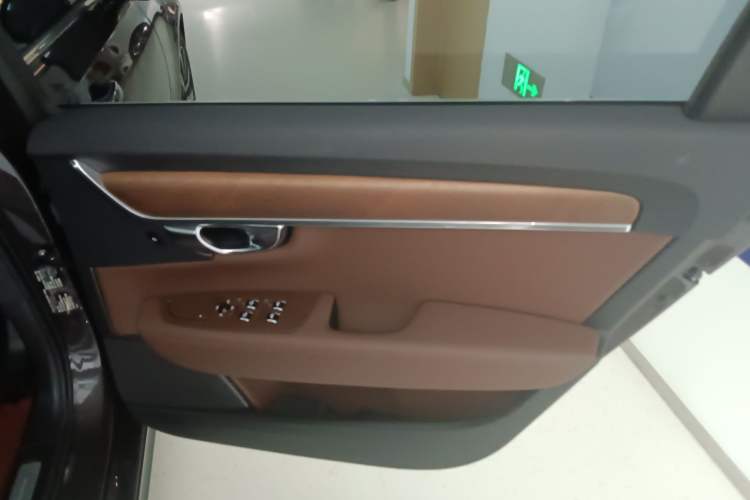 Used Volvo S90 New Energy 2021 T8 eDrive Hybrid Zhiyi Luxury Edition Interior 6