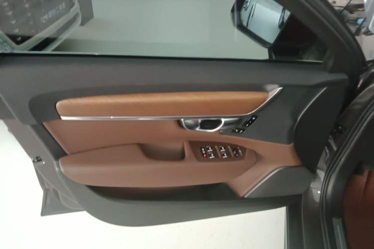 Used Volvo S90 New Energy 2021 T8 eDrive Hybrid Zhiyi Luxury Edition Interior 7